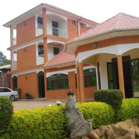 Rays Hotel Mbarara Esterno foto