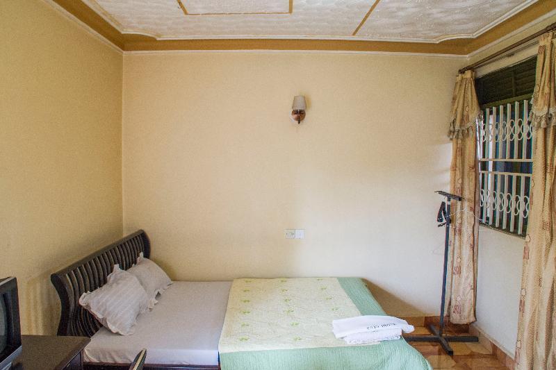 Rays Hotel Mbarara Esterno foto