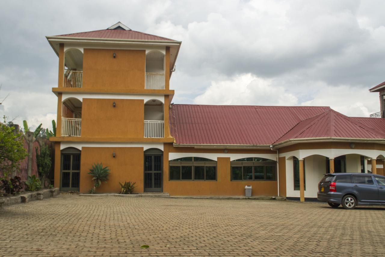 Rays Hotel Mbarara Esterno foto