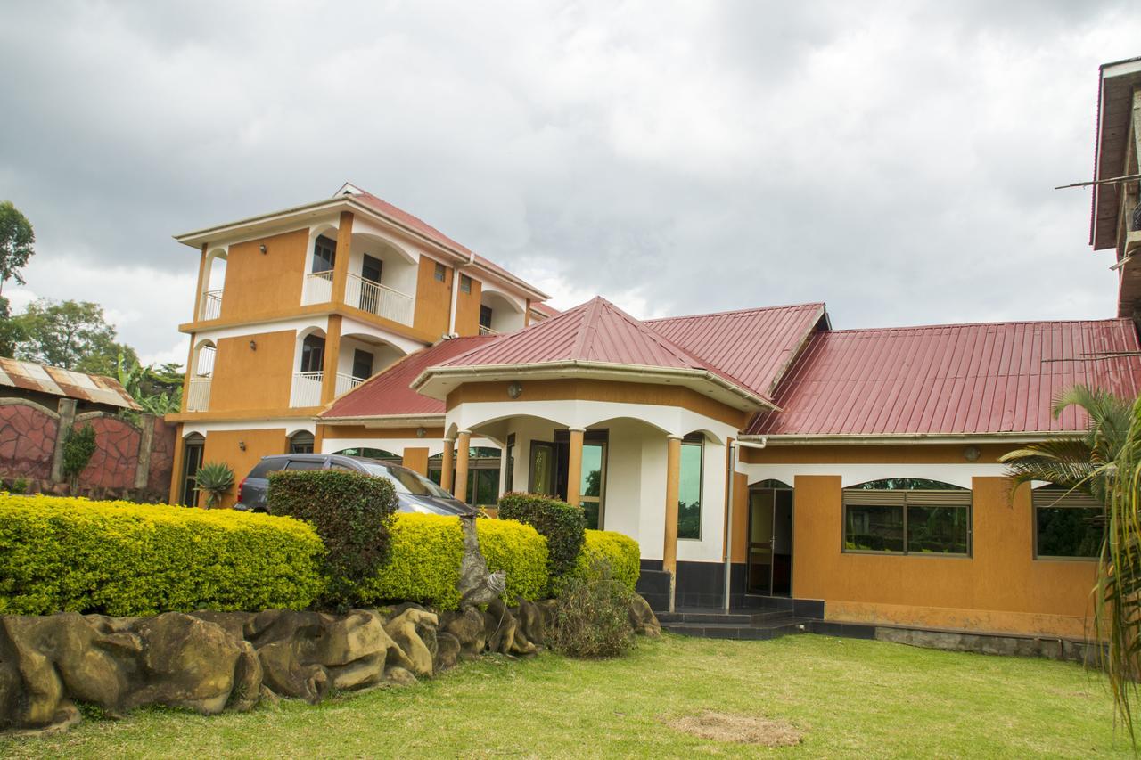 Rays Hotel Mbarara Esterno foto