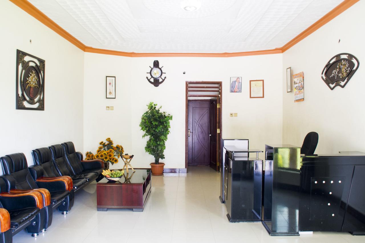 Rays Hotel Mbarara Esterno foto