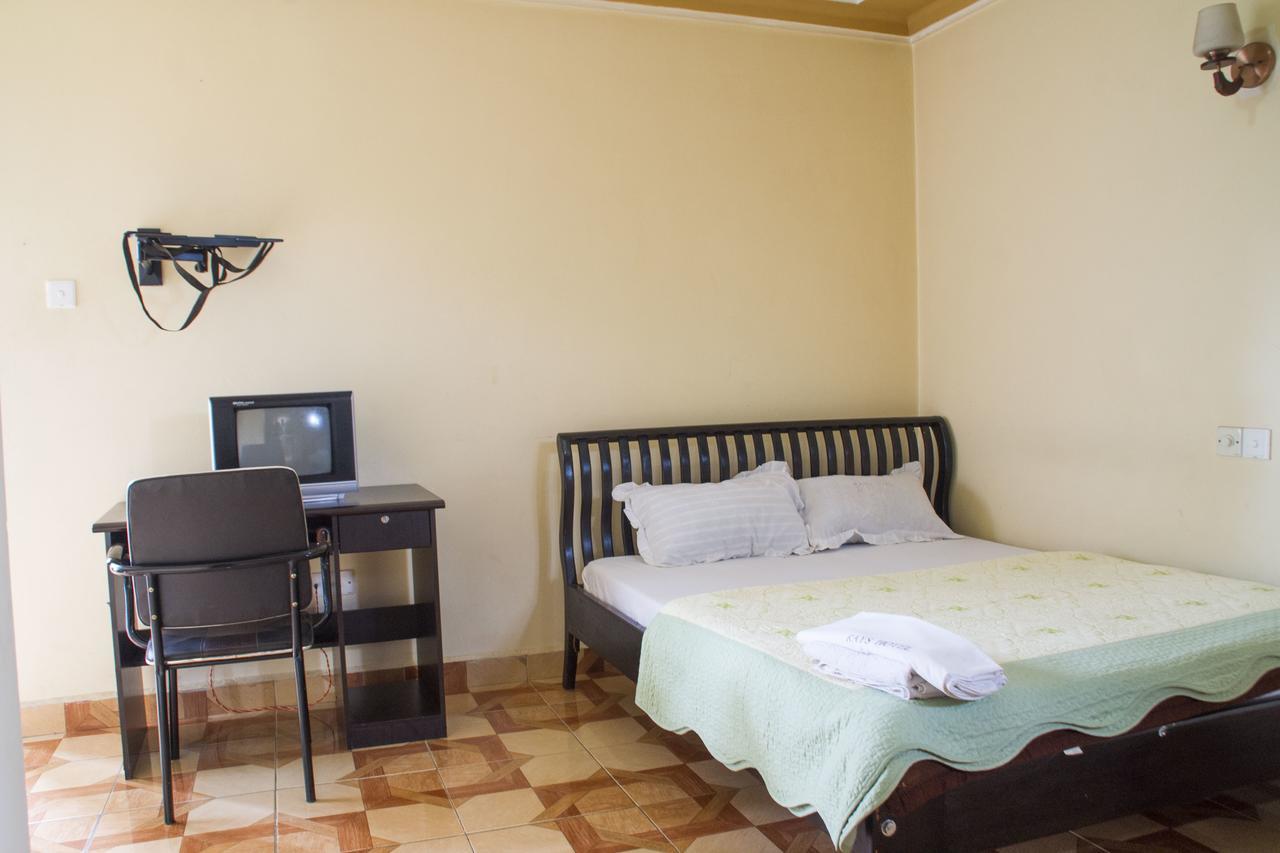 Rays Hotel Mbarara Esterno foto