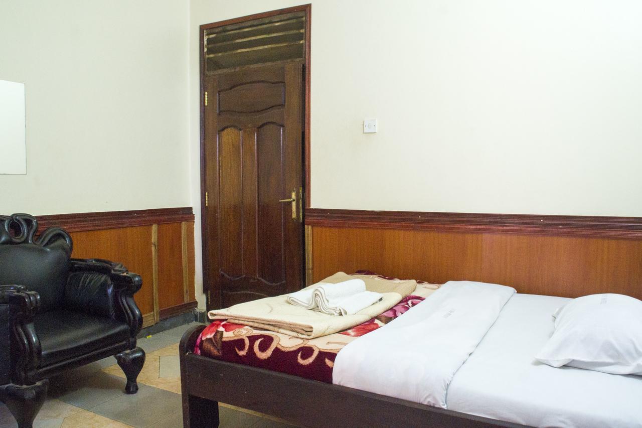 Rays Hotel Mbarara Esterno foto