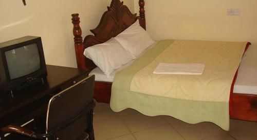 Rays Hotel Mbarara Esterno foto